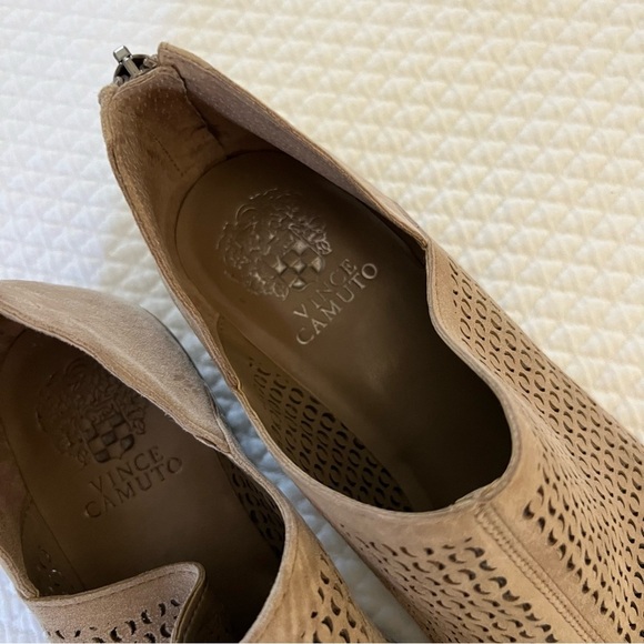 Vince Camuto Paleta Bootie • 9 - Picture 3 of 4